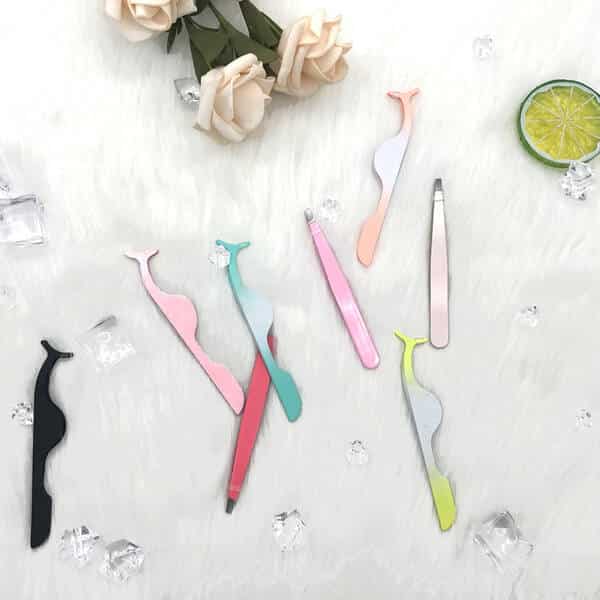 EYELASH TWEEZERS